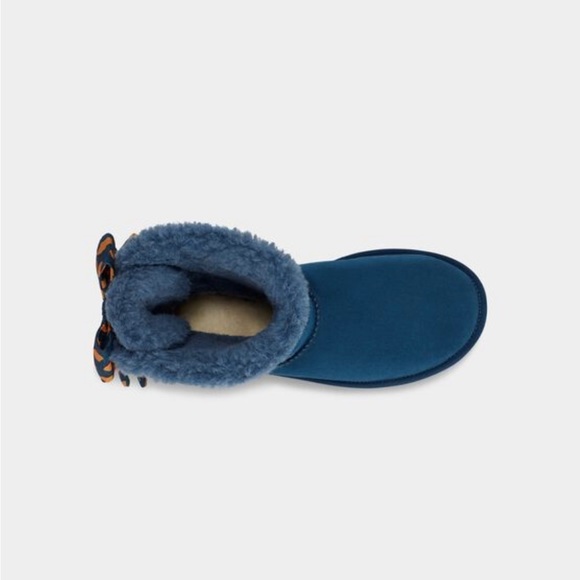 UGG Women’s Bailey Bow Retro Spots - Picture 5 of 5